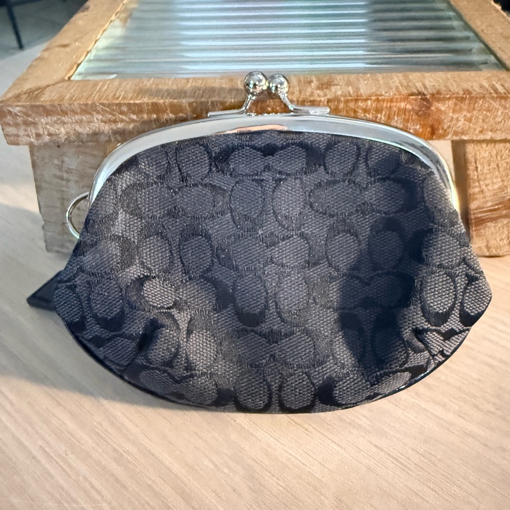 Coach Black Signature Jacquard Kiss-Lock Coin Purse - Picture 2 of 6